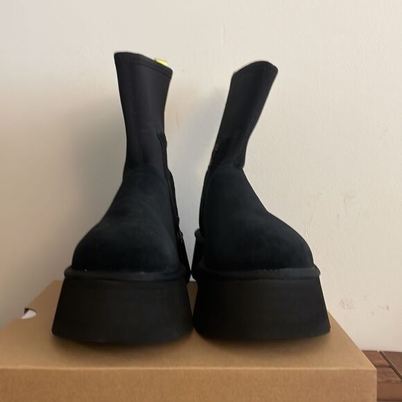 UGG Classic Dipper Black USA Women Size 9/UK 7/EU 40 - Picture 4 of 10